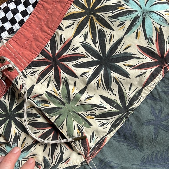 Vans board shorts - Picture 6 of 6